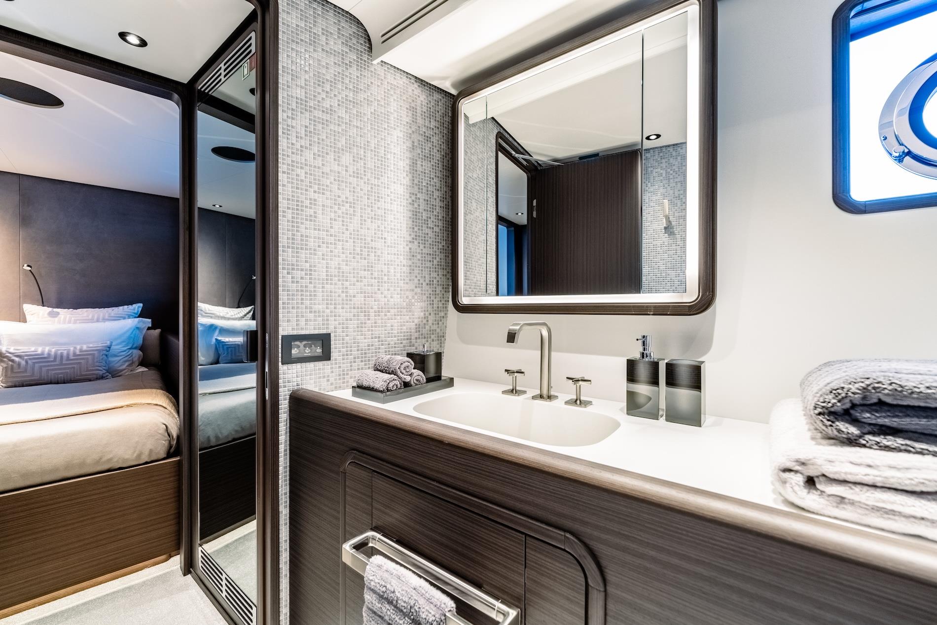 2024 CUSTOM LINE NAVETTA 30 